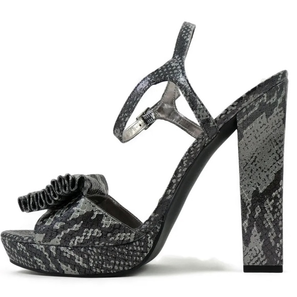 Jessica Simpson Casa Pumps Dark Pewter Stamped Metallic Snake Bow Platform Heels - Picture 2 of 14